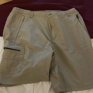 Men’s khaki shorts